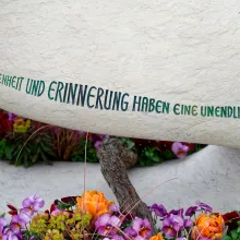 Unendlich - Grabmal
