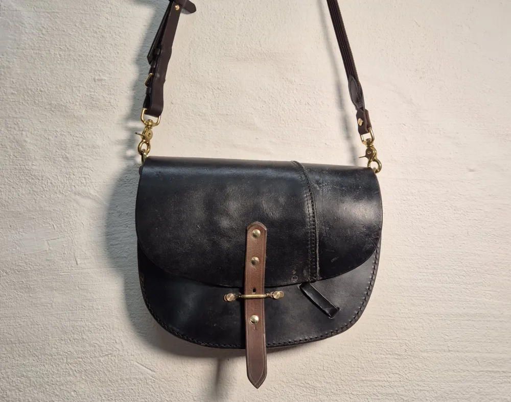 Tasche aus einem alten Sattel
