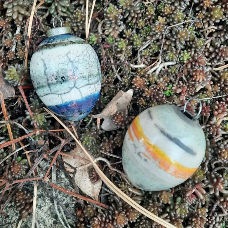 Raku-Kunst-Eier von Heidi Baudrich