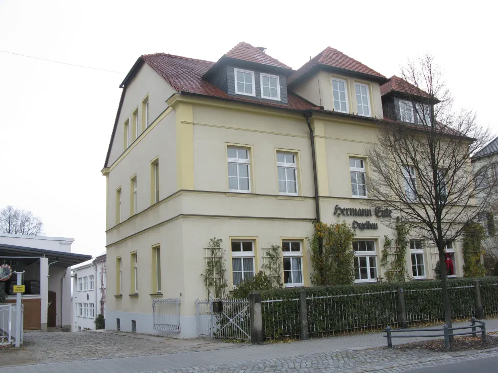 Vorderhaus Wohnhaus und Bürogebäude