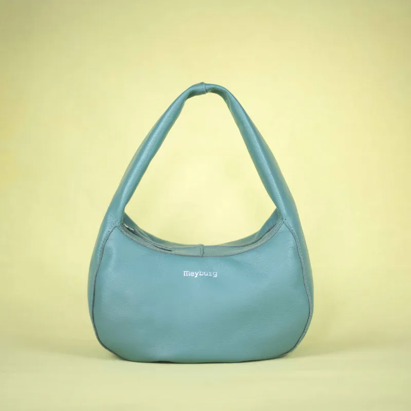 Bag in light blue made of upcycled leather