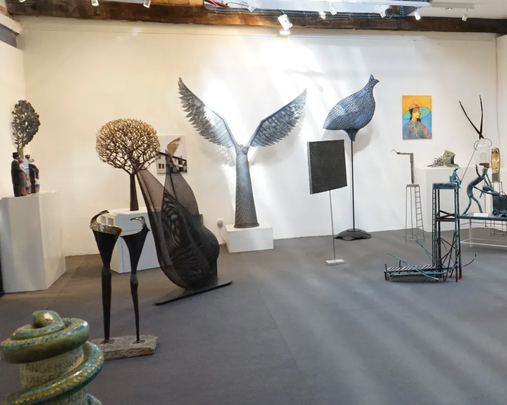 Blick in die Galerie von Mosaic Metal Art im 1. Stock Blick in die Galerie im 1. Stock