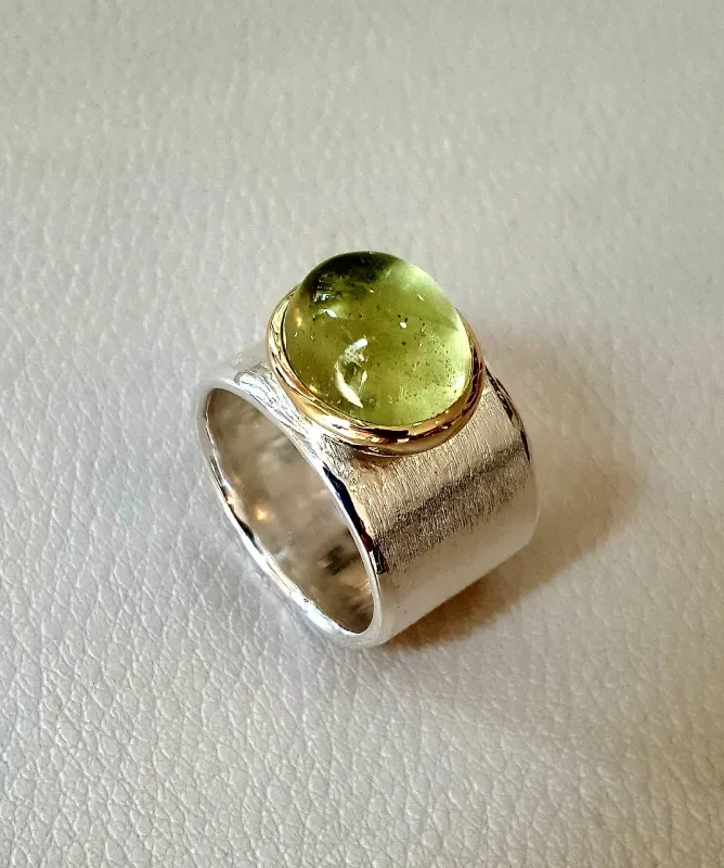 Ring 925er Silber fein mattiert, Turmalin eingefasst in 750er Gold