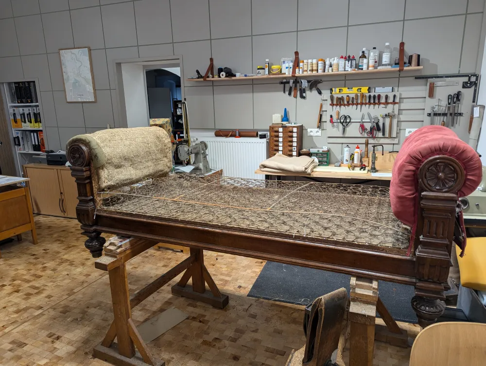 Raumwerk traditionelles sowie modernes Polstern von Möbelstücken
