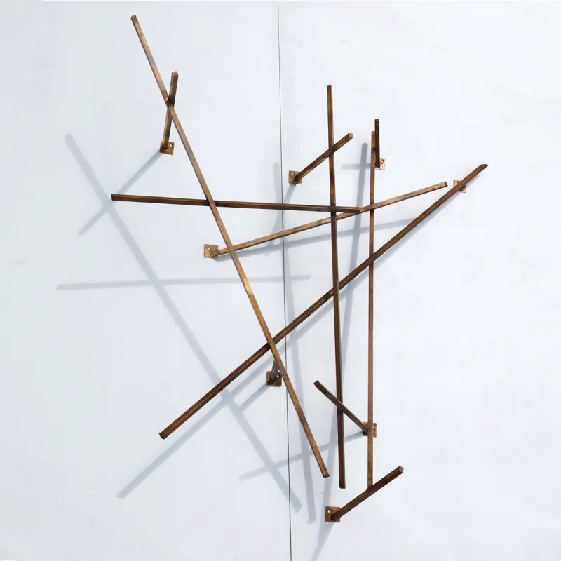 Anne Fischer Wie die Zeichnung an der Wand- Wandskulptur | Garderobe