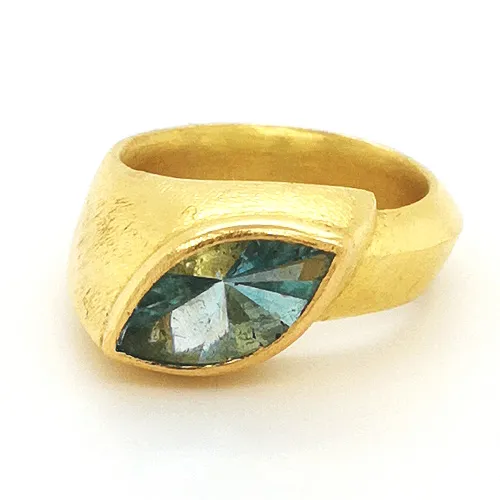 Goldschmiede Mussel Aquamarin Ring