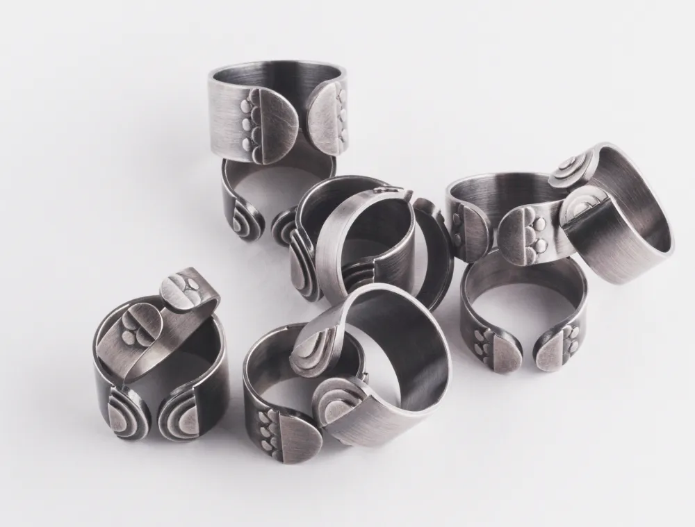 E.Ruebel Kaleido / offene Ringe, Silber ox.