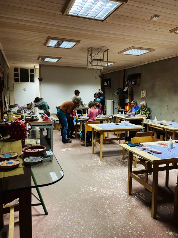 Blick in die geräumige Werkstatt/Kursraum