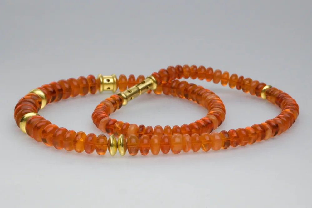 900/- Gold, Feueropale