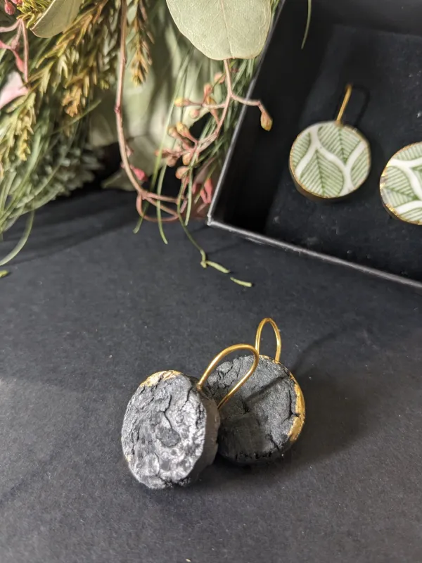 Yvette Öneren-Pistor Porzellanohrschmuck