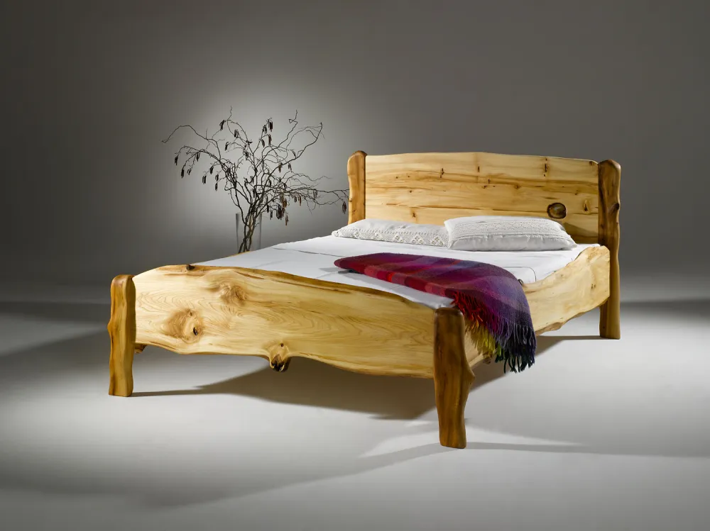 Bett aus Zirbe Bett aus Zirbe